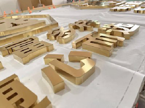 叙永拉丝不锈钢字的特点。